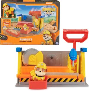 Atelier de Ruben avec sable magique Kinetic Sand